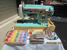VINTAGE FLEETWOOD ZIG-ZAG SEWING MACHINE COMPLETE INCLS BOBBINS-FEET-CAMS picture