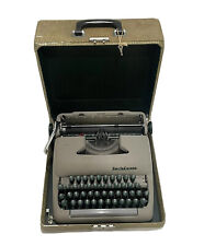 Vintage 1950's Smith Corona Clipper 321 Typwriter In Hard Case 
