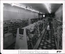 1963 Press Photo Revco Discount Drug Center minimum of frills - cva73882 picture