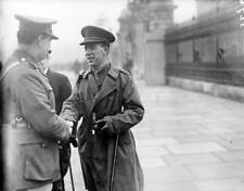 1917 Outside Buckingham Palace London Captain Kelly Vc Old Photo picture