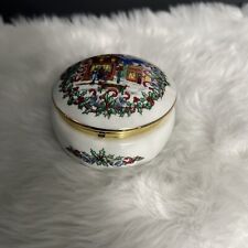 Vintage heritage house 1992 hinged trinket box With Beautiful Christmas Scene picture