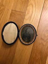 Antique Oval pocket velveteen of a lady's daguerreotype ambrotype tintype Photo picture