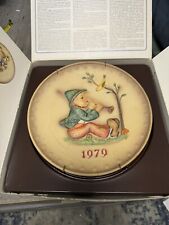 VINTAGE 1979 GOEBEL MJ HUMMEL ANNUAL COLLECTOR PLATE BAS RELIEF IN ORIG BOX picture