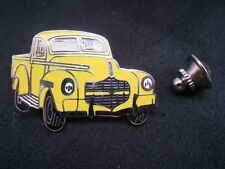 Pin's Folies ** Enamel pin Badge Demons & Merveilles Car Automobile picture