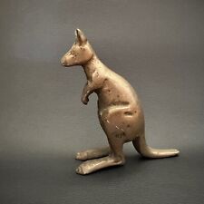 EARLY COLLECTABLE VINTAGE 10CM TALL CAST METAL AUSTRALIANA KANGAROO ORNAMENT  picture