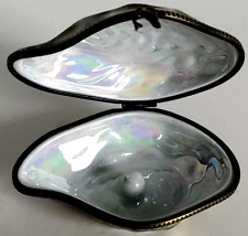 Large Oyster with Pearl Inside Limoges Box (Beauchamp) picture