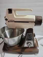 Sunbeam Vista Mixmaster Power Plus 16 Speed Mixer With Bowl Attachments picture