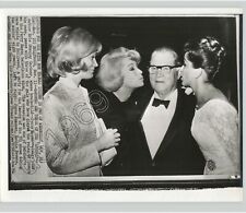 ERLE GARDERN, Writer of PERRY MASON, In HOLLYWOOD w Actresses 1964 Press Photo picture