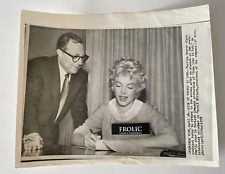 MARILYN MONROE 1958 original AP Wire-photo MM signs up for Some Like It Hot RARE picture