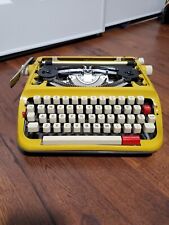 Montgomery Ward Signature Yellow Rare Cursive Font 440 Portable Typewriter picture