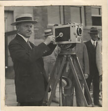 PRESIDENT CALVIN COOLIDGE W/35MM DEBRIE PARVO MOVIE CAMERA,1925.B&W SILVER PRINT picture