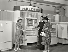 1941 Michigan Appliance Trade show Frigidaire Exhibit 8 x 10  Photograph picture