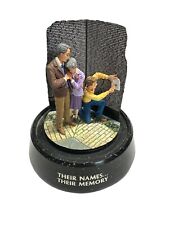 Franklin Mint Vietnam Memorial Wall Sculpture Their Names Their Memories W/Dome picture