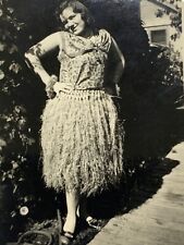 (AaE) FOUND PHOTO Photograph Snapshot Hawaiian Hawaii Grass Skirt Woman B&W picture