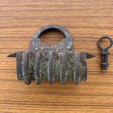 17th C Iron padlock or lock with SCREW TYPE ORIGINAL key, primitive shape RAREST picture
