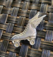 BEAUTIFUL GOLDEN WINGS ROLLER SKATE COLLECTIBLE PIN RARE picture