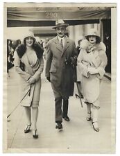 1930's Adolphe Menjou & Lovely Ladies Press Photo - Fashion Information Verso picture