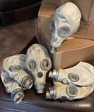** SOVIET ERA POLISH MILITARY MP3 GAS MASK NBC NUCLEAR, BIOLOGICAL, CHEMICAL picture
