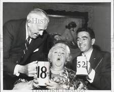1961 Press Photo Donald U. Bathwick, Jack Cassidy toast guest Sophie Tucker, FL picture