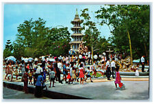 c1950's Big Crowd General Public at Haw Par Villa Sinagpore Postcard picture