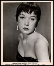 Hollywood Beauty SHIRLEY MacLAINE ALLURING POSE 1955 BARE SHOULDER Photo 562 picture