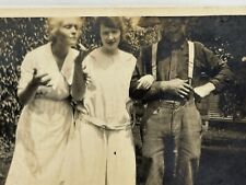1R Photograph Family Old Woman Acting Strange Odd Man Head Out Of Frame 1920's picture