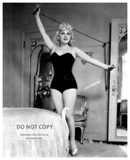 ACTRESS MAE WEST EXERCISING SEX-SYMBOL - 8X10 PUBLICITY PHOTO (MW881) picture