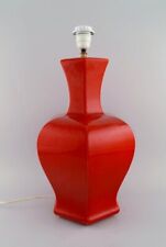 Large designer table lamp in red glazed ceramics. Late 20th century. picture