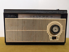 Vintage Realtone 8 transistor mw/sw radio NOT WORKING for decor or prop w/cover picture