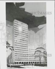 1966 Press Photo Architect's proposed apartment building in Cleveland, Ohio picture