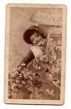 ANTIQUE CDV c1880s JOHN BETS CUTE LITTLE GIRL SMILING BEHIND FOUNTAIN BALTIMORE picture