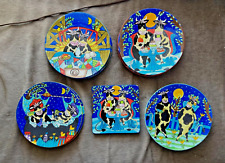 Vintage 8 WOOLY DREAMS DESIGN 2002 LULA CHANG COW PLATES and 2 Trivets - Rare picture