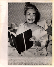 HOLLYWOOD BEAUTY JOAN CRAWFORD BEHIND SCENES STUNNING PORTRAIT 1966 Photo C35 picture