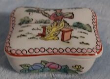 ANTIQUE CHINESE PORCELAIN PAINTED TRINKET BOX SIGNED ON BOTTOM ~ KANGXI MARK ??  picture