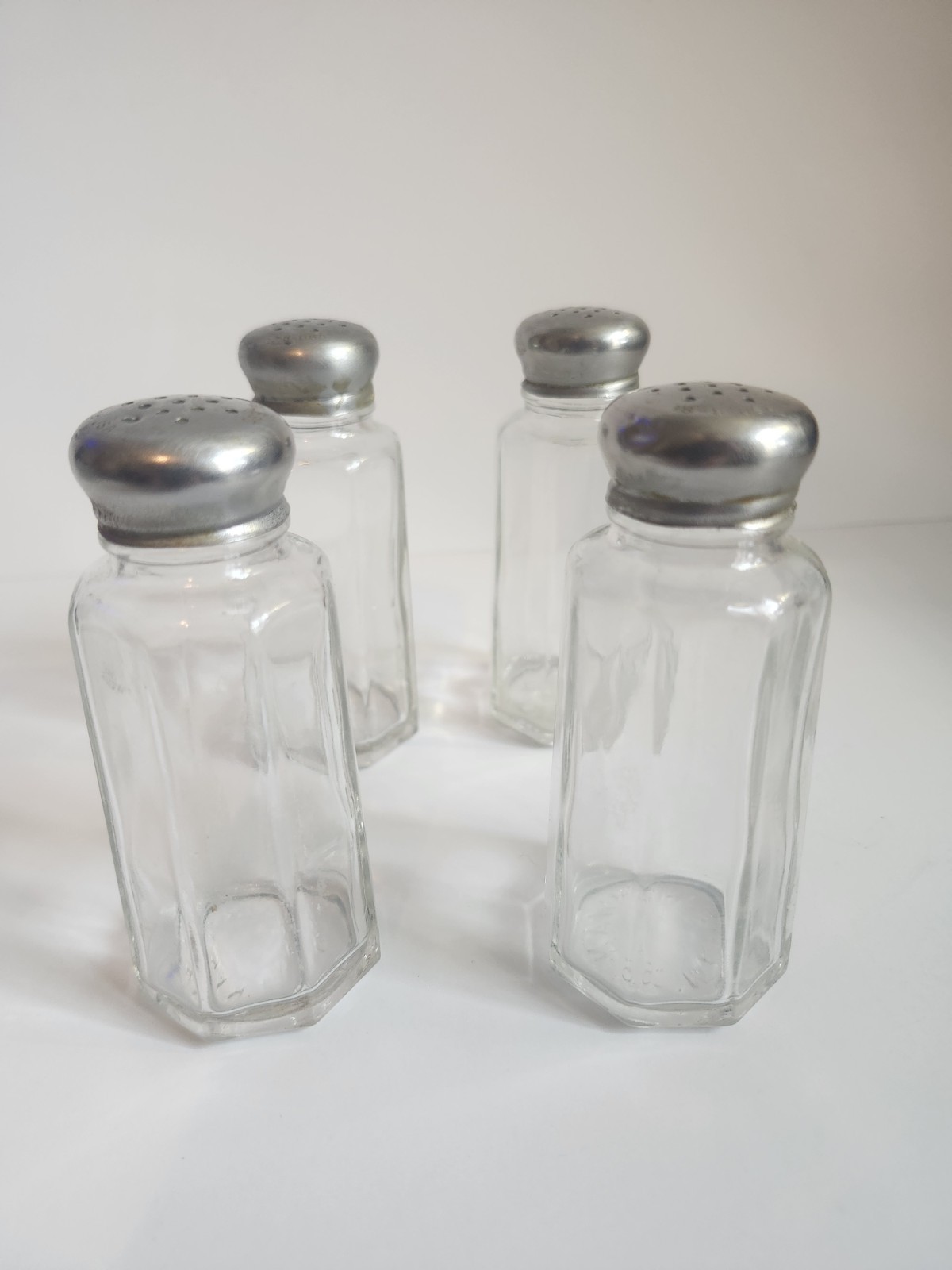 4 Vintage Glass Octagonal Salt And Pepper Shakers With 18-8 USA Stainless Lids 4 Vintage Glass Octagonal Salt And Pepper Shakers With 18-8 USA Stainless Lids