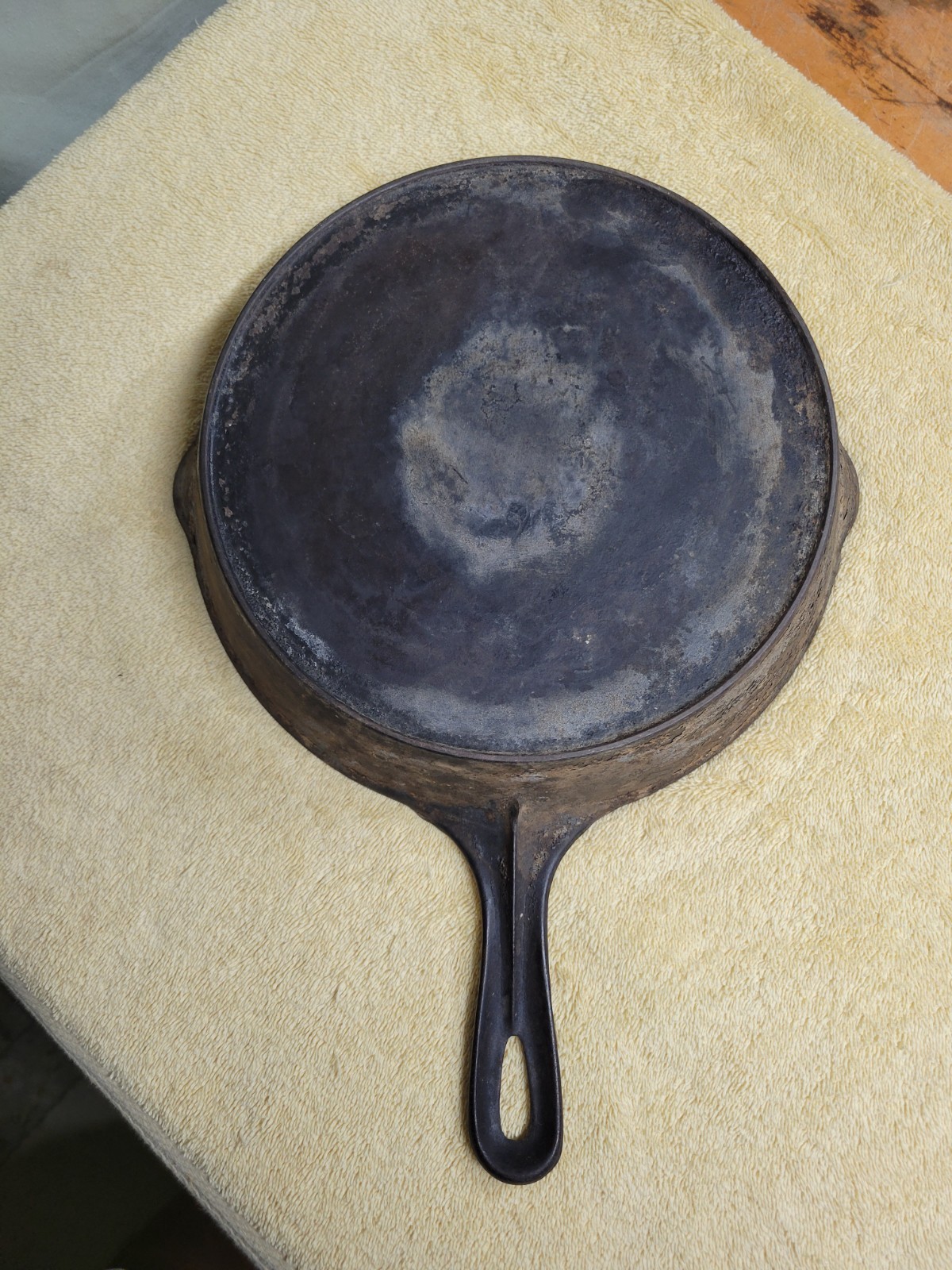 Vintage #8 Volrath Cast Iron Skillet Heat Ring And Double Spout OLD Vintage #8 Volrath Cast Iron Skillet Heat Ring And Double Spout OLD