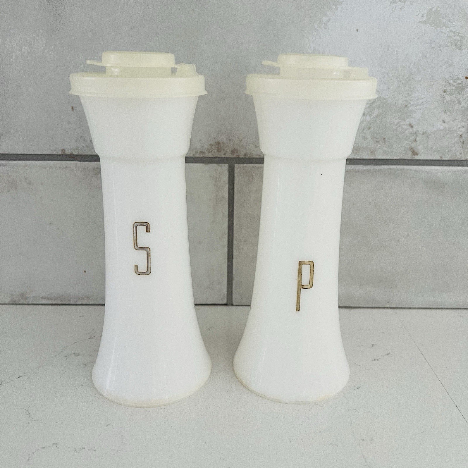 Vintage 70s TUPPERWARE Tall Hourglass Salt and Pepper Shakers Set