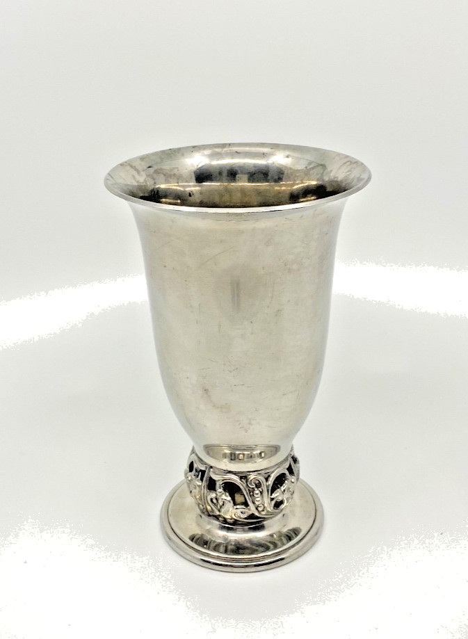 Vintage Shirley Pewter Williamsburg VA Small Pewter Vase Cup 5.5 inches Vintage Shirley Pewter Williamsburg VA Small Pewter Vase Cup 5.5 inches