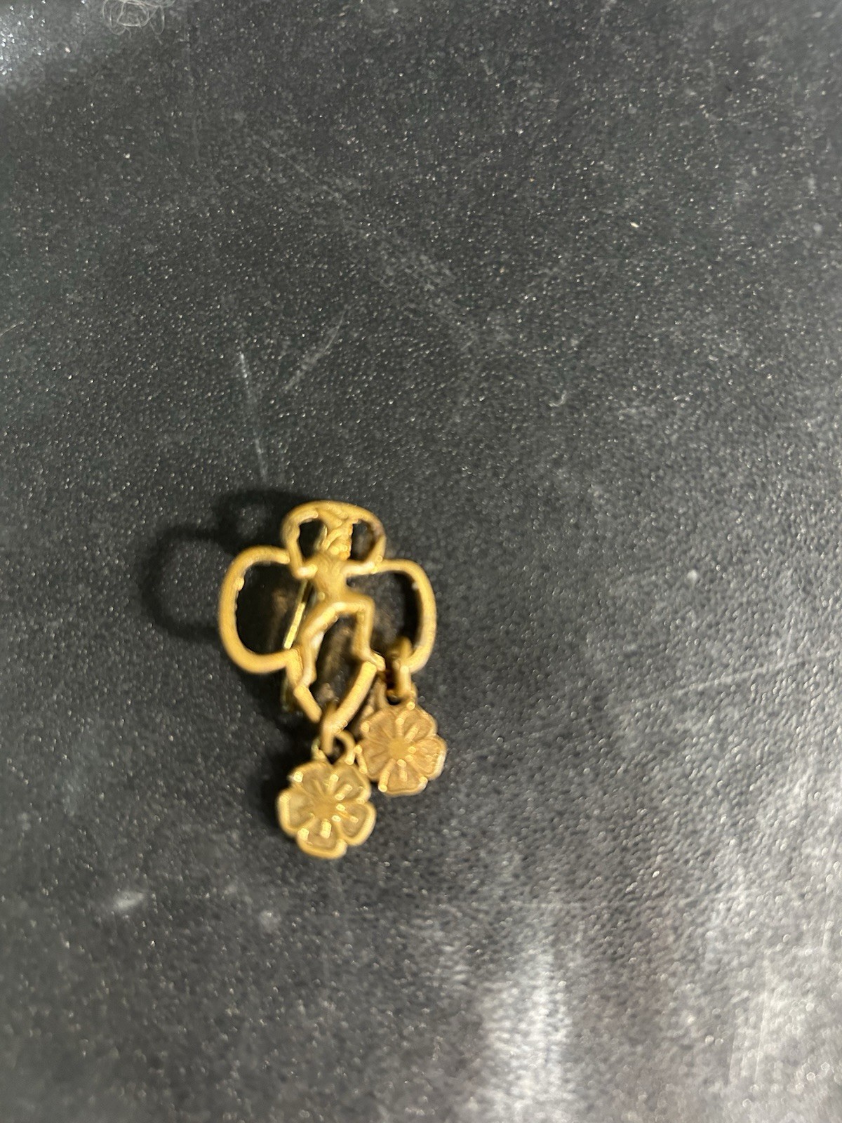 Vintage Girl Scout - Brownie MEMBERSHIP Pin With Two Petals Vintage Girl Scout - Brownie MEMBERSHIP Pin With Two Petals