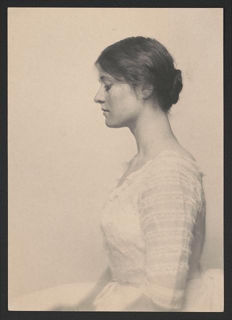 Photo:Unidentified Woman Profile Portrait 1900s Studio Photograph