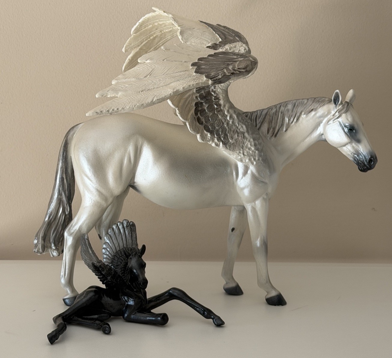 Model Horse Resin Pegasus Mare And Foal Customs Model Horse Resin Pegasus Mare And Foal Customs