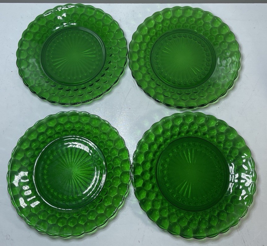Set of 4 Anchor Hocking Emerald Forest Green Bubble Dinner Plates 9 3/8 Set of 4 Anchor Hocking Emerald Forest Green Bubble Dinner Plates 9 3/8