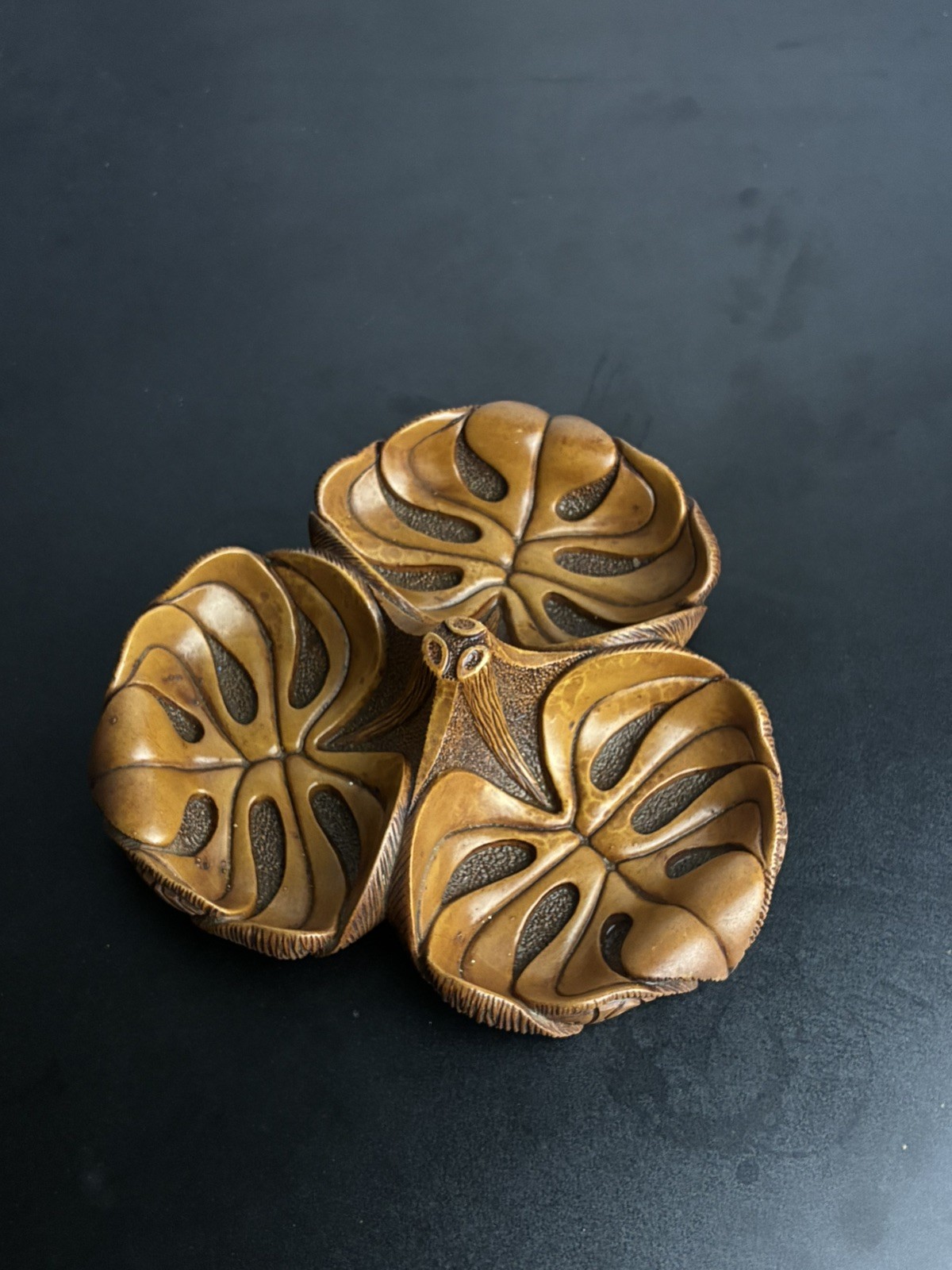 Vintage Coco Joe’s Hapa-Wood Monstera Leaf Server Nut Candy Dish Hawaii 8 Vintage Coco Joe’s Hapa-Wood Monstera Leaf Server Nut Candy Dish Hawaii 8