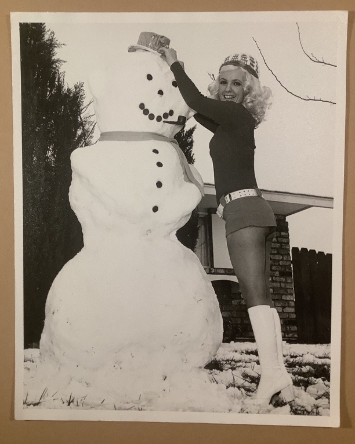 Risqué leggy Lake Tahoe snow bunny showgirl dancer pinup photo 8 x 10 Dbl Weight Risqué leggy Lake Tahoe snow bunny showgirl dancer pinup photo 8 x 10 Dbl Weight