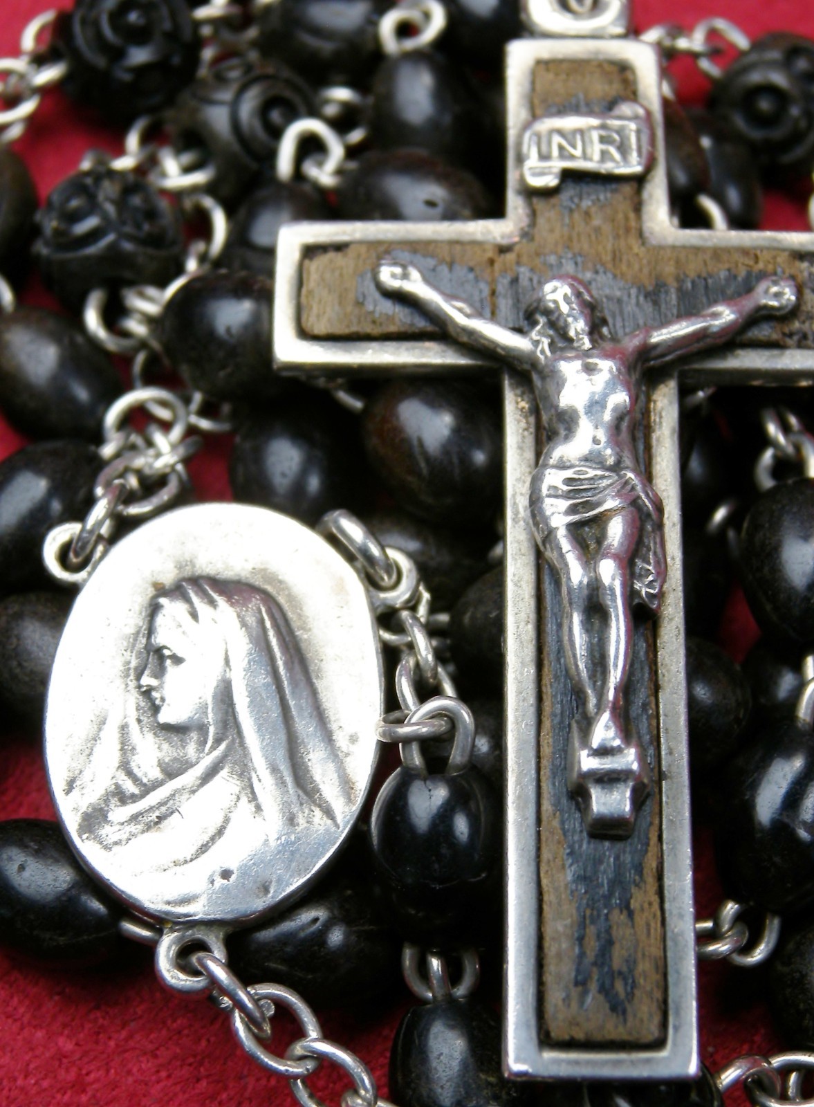 Carmelite Nun’s Antique Sterling Engraved Ebony Bead First Communion Rosary Carmelite Nun’s Antique Sterling Engraved Ebony Bead First Communion Rosary