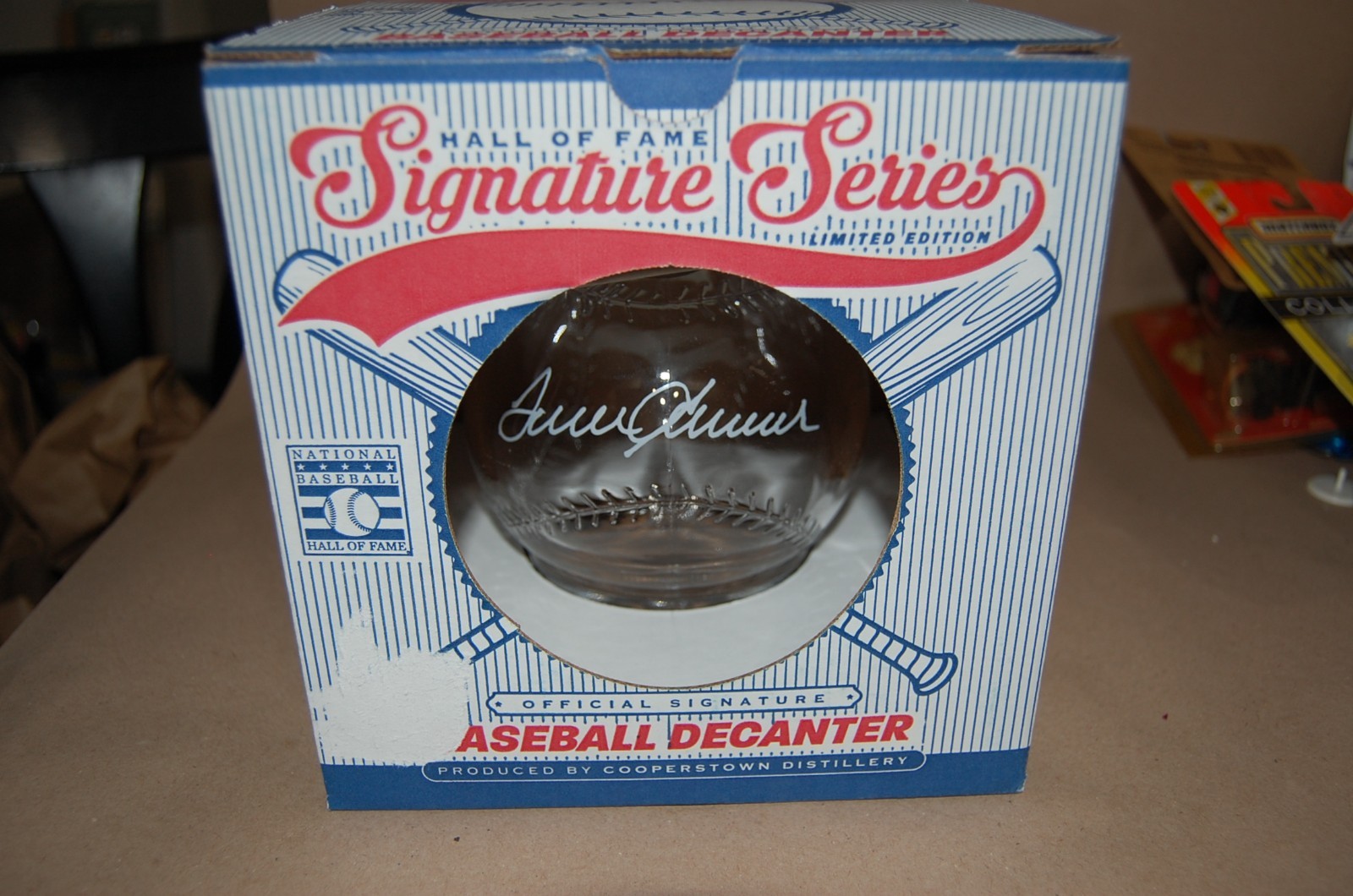Tom Seaver #41 Hall of Fame Signature Series Baseball Decanter w/ Box Tom Seaver #41 Hall of Fame Signature Series Baseball Decanter w/ Box