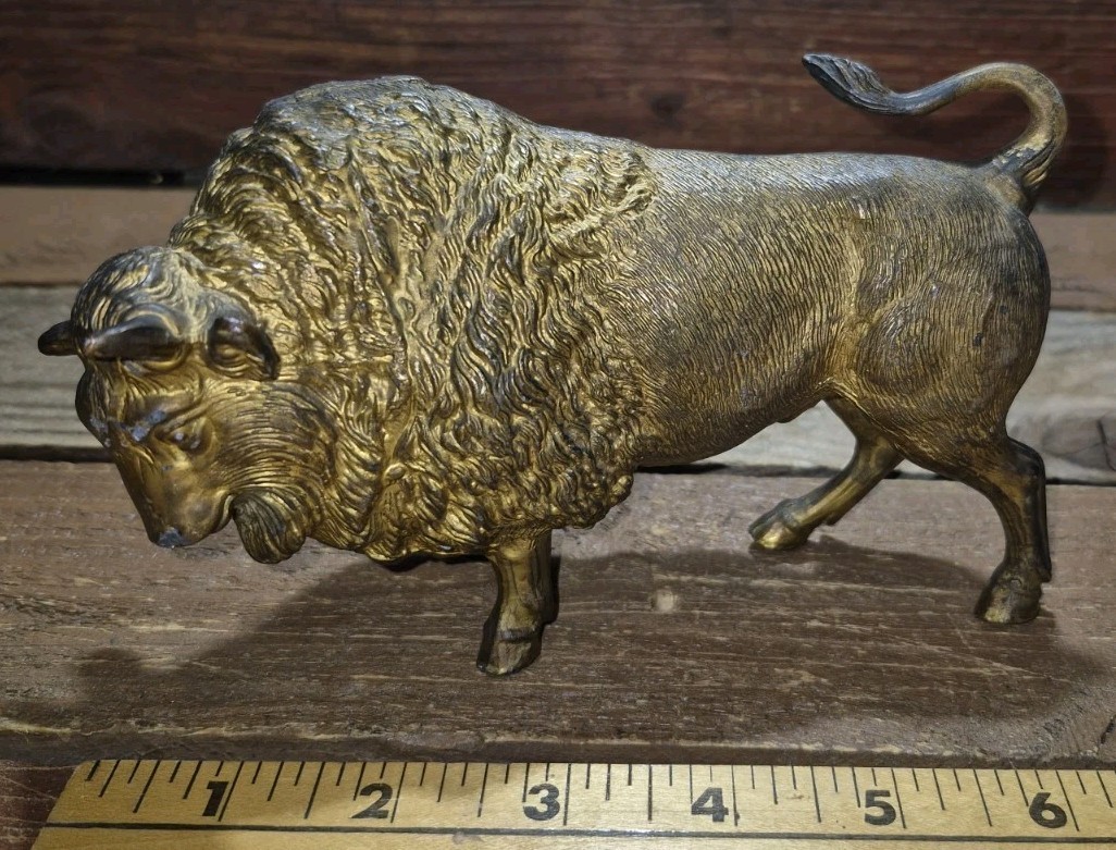 American Bison Buffalo Gold Color Spelted Casting Non-ferrous Western Americana American Bison Buffalo Gold Color Spelted Casting Non-ferrous Western Americana