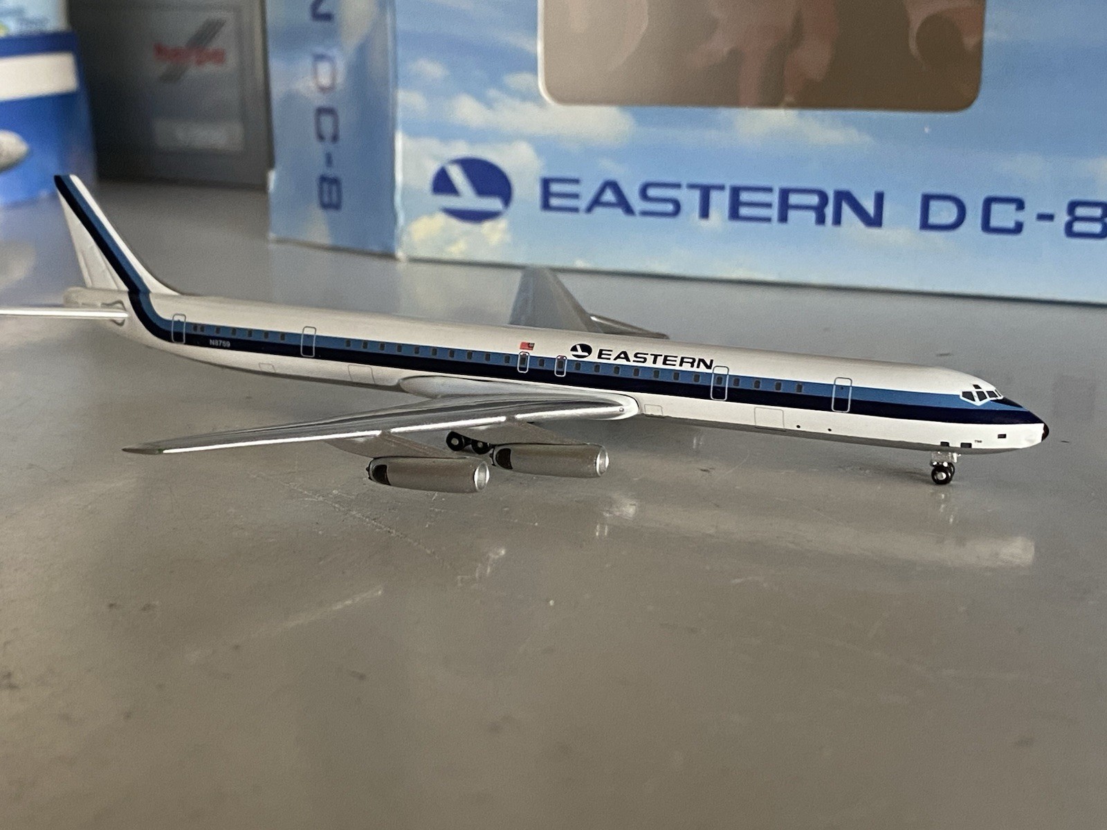 Aeroclassics Eastern Airlines Douglas DC-8-63 1:400 N8759 ACN8759