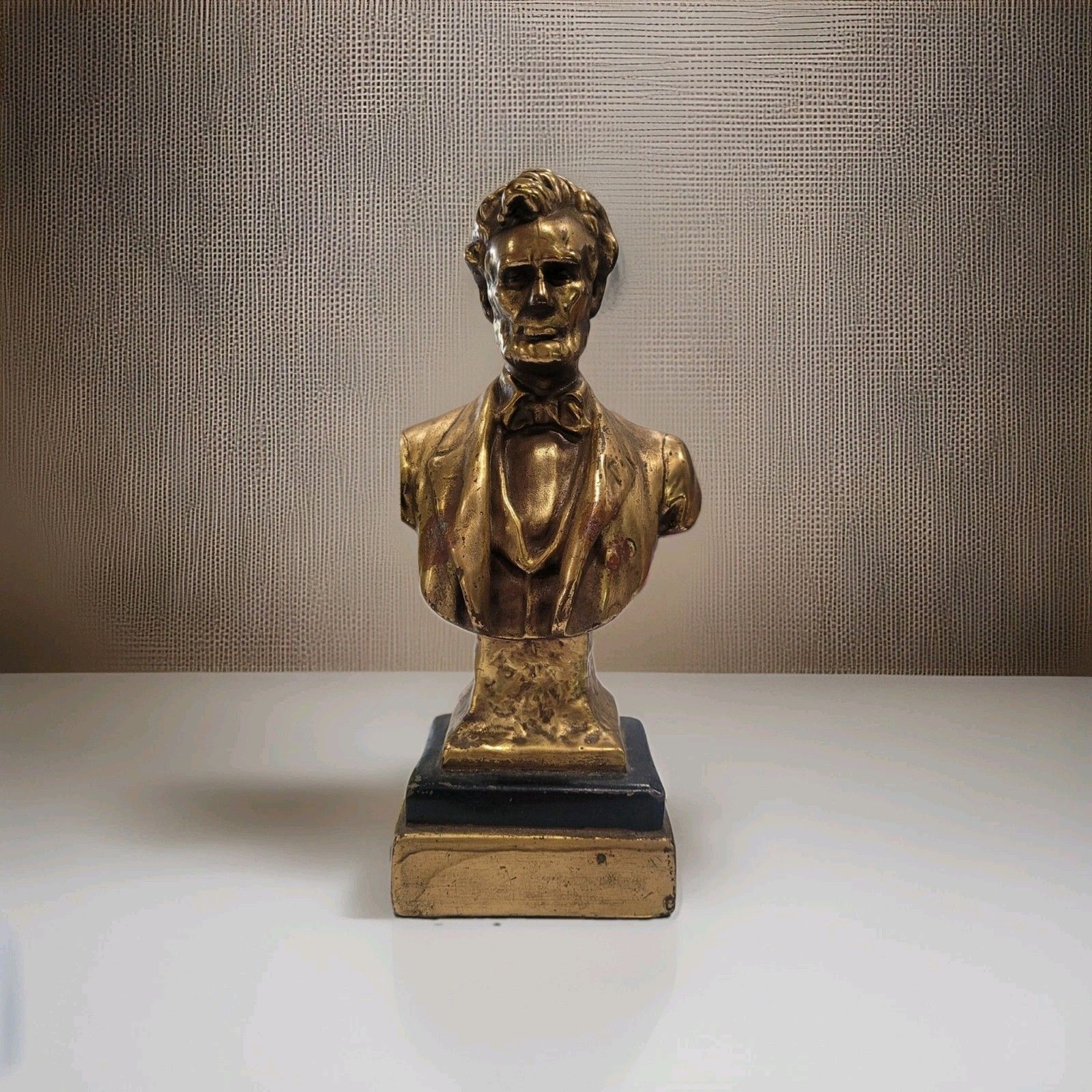 Vintage Abraham Lincoln Bust Heavy Bronze Brass Statue 8” TallFigurine Vintage Abraham Lincoln Bust Heavy Bronze Brass Statue 8” TallFigurine