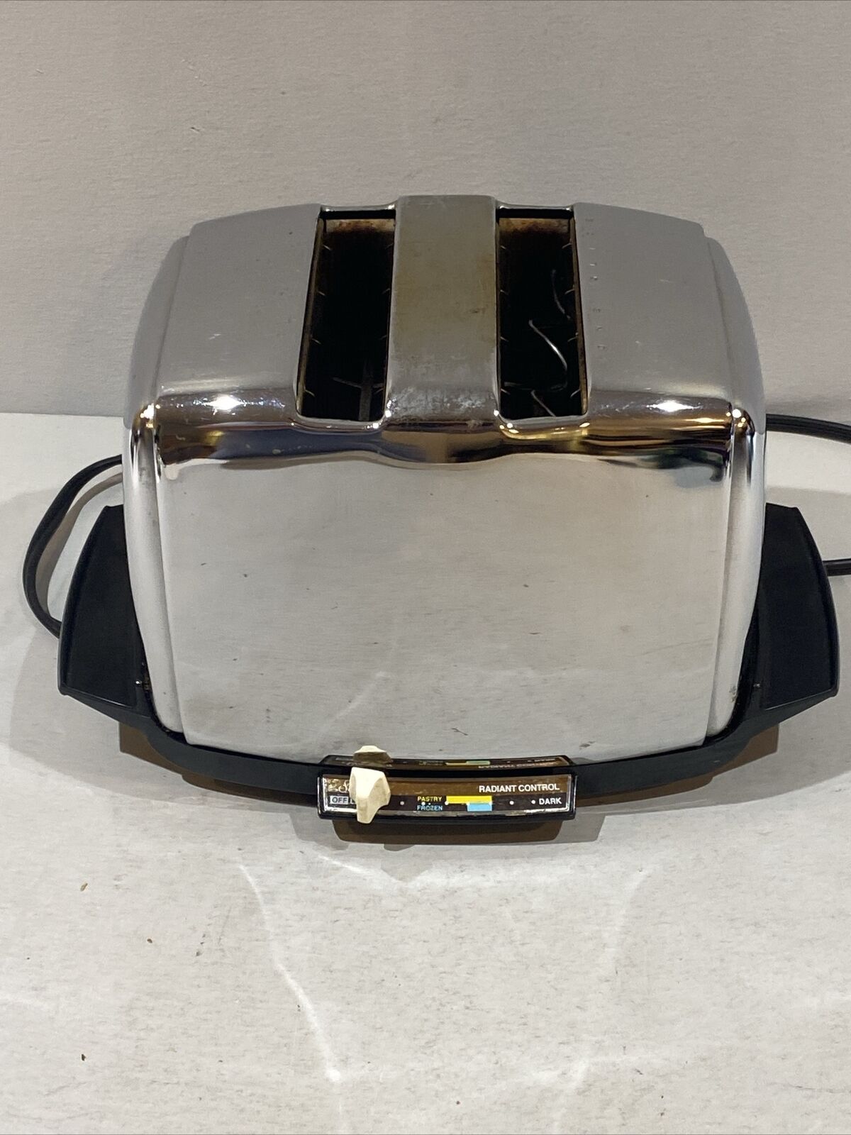 Vintage SUNBEAM AT-W Radiant Control Auto Drop 2 Slice Toaster SEE VIDEO